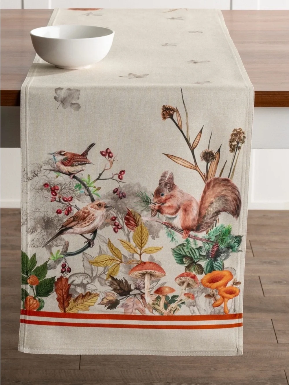 Maison d’ Hermine fall woodland